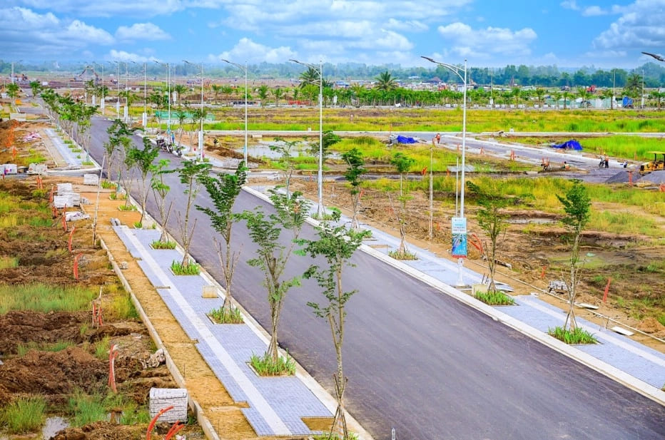 Các tuyến đường nội khu đều đã phủ nhựa, lát đá vỉa hè, trồng cây xanh tháng 11/2024